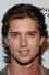 Drew Van Acker como Jason DiLaurentis