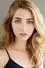 Emily Rudd como Clara