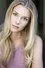 Emma Ishta como Michelle Abrams