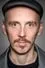 Ewen Bremner como Sir James Melville
