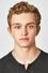 Gavin Lewis como Connor