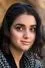 Geraldine Viswanathan como Narrator (voice)
