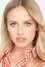 Gracie Dzienny como Ruby Red
