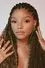 Halle Bailey como Sky Forster