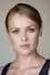 Hannah New como Rosalinda Fox