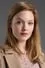 Holliday Grainger como Kirsty