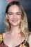 Jess Weixler como Sally McCullough