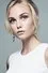Joanna Vanderham como 