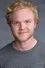 Joe Adler como Isaac Cross