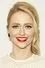 Johanna Braddy como Avery Quinn