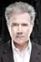 John Larroquette como Gavin Firth