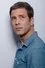 Jonah Lotan como Robert Bryan