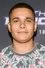 Jonathan McDaniel como Devon Carter