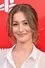 Kat Foster como Harper Cummings