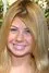 Kelsey Mulrooney como Debbie Broots