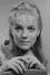 Kika Markham como Lois Selfridge