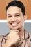 Mark Acueza como Sixto
