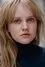 Markella Kavenagh como Daisy Hart
