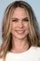 Mary Faber como Kathryn Pinewood