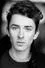 Matthew Beard como Max Laszlo