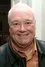 Michael Starke como Ken Hopkirk