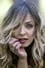 Myriam Catania como Elena Pascoli