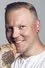Niels 'Niarn' Roos como Sig selv