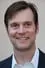 Peter Krause como Kevin Blanders