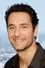 Raoul Bova como Don Massimo