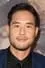 Raymond Lee como Arlen