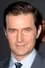 Richard Armitage como Capt. Ian Macalwain