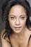 Rosalind Eleazar como Louisa Guy