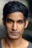Rudi Dharmalingam como James
