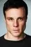 Rupert Evans como Frank Frink