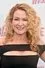 Sarah Colonna como Angie Bladell