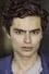 Sebastian de Souza como Leo
