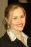 Shannon Kenny como Paris Petrowski