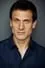 Simon Merrells como Lesley