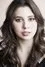 Skye Bennett como Erin