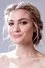 Skyler Samuels como Bonnie Lipton