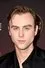 Sterling Beaumon como Young Benjamin Linus