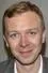 Steven Robertson como Cuthbert Clare