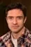 Topher Grace como Peter Jahrling