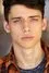 Uriah Shelton como Josh