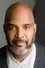 Victor Williams como Roger McGrath