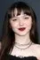 Violet McGraw como Young Nell