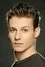 Will Estes como Andrew Nayloss