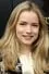 Willa Fitzgerald como Lola Laffer
