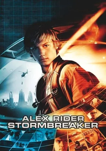 Póster de Alex Rider: Operación Stormbreaker (2006) con Scott Chisholm como Boy in Hamleys