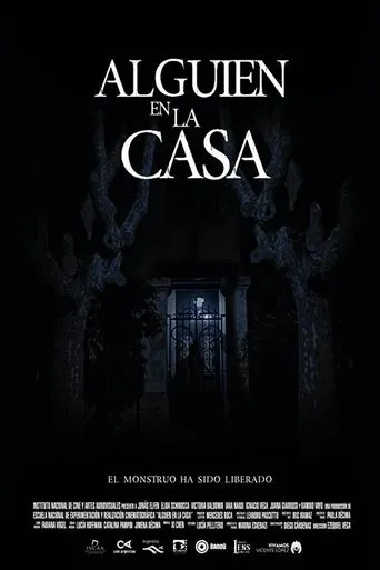 Póster de Alguien en la Casa